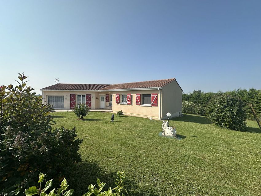 Image Façade à  maison individuelle de Serres-et-Montguyard