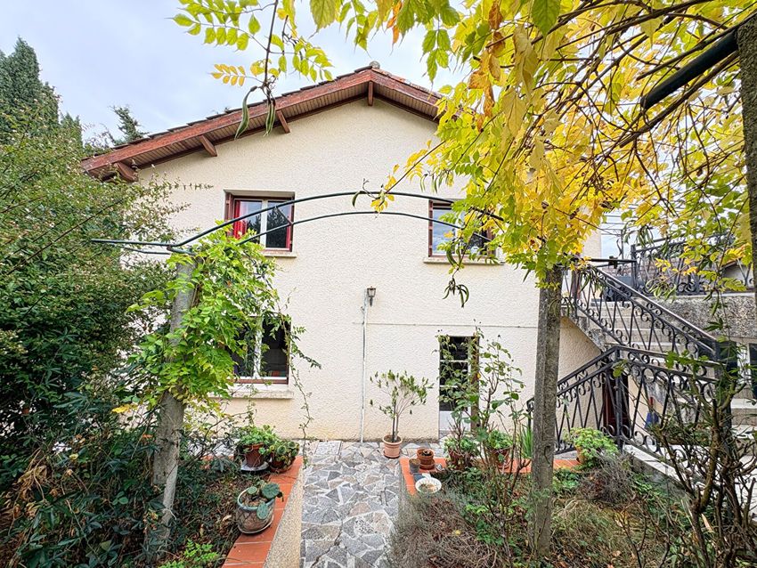 Image Façade à  maison individuelle de Thil