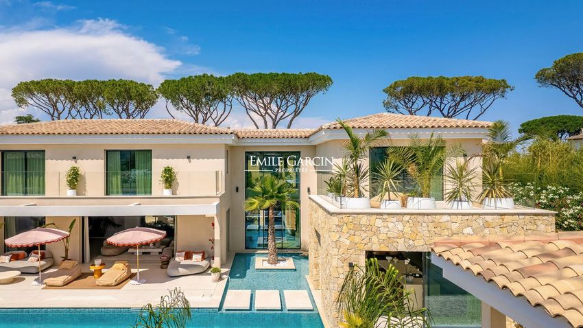 Image Façade à  manoir de Saint-Tropez