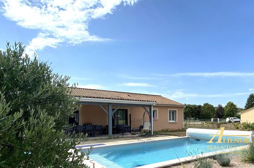 Image Piscine à  maison individuelle de La Chapelle-Faucher