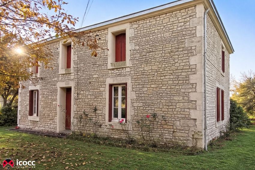 Image Façade à  propriété agricole de Saint-Étienne-de-Brillouet