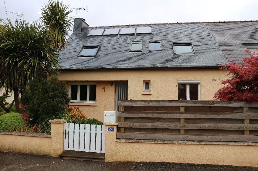 Image Façade à  maison mitoyenne de Plouguernével