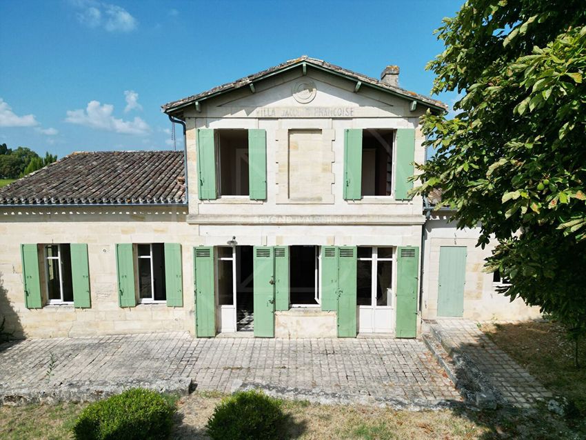 Image Façade à  maison individuelle de Saint-Émilion
