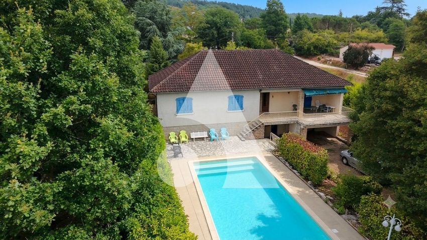 Image Piscine à  maison individuelle de Tour-de-Faure