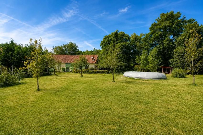 Image Jardin à  maison individuelle de Saint-Front-la-Rivière