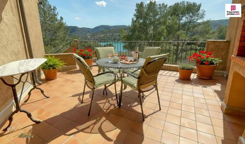 Image Terrasse à  maison mitoyenne de Esparron-de-Verdon