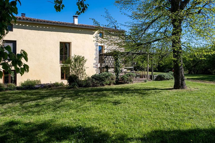 Image Façade à  ferme de Escueillens-et-Saint-Just-de-Bélengard