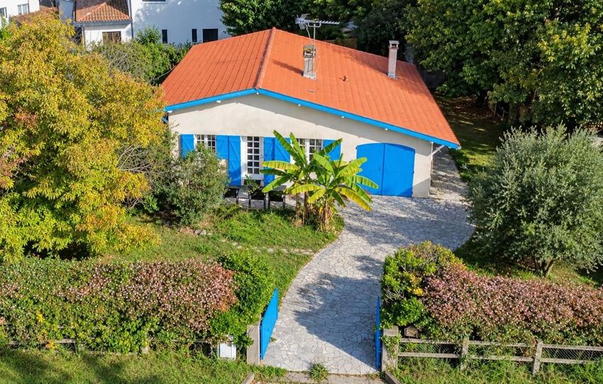 Image Façade à  maison individuelle de Angresse