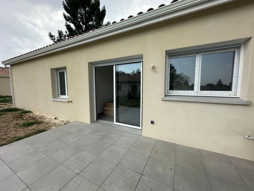 Image Façade à  maison individuelle de Roaillan