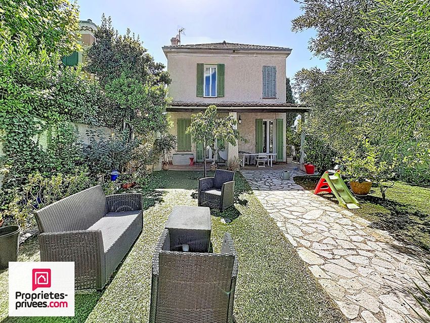 Image Façade à  villa de Marseille 8e Arrondissement