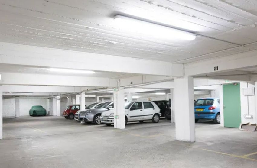 Image Place de parking à parking de Emeriau-Zola