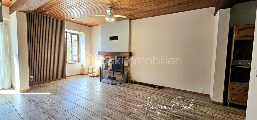 Image de  maison de village à Cenne-Monestiés