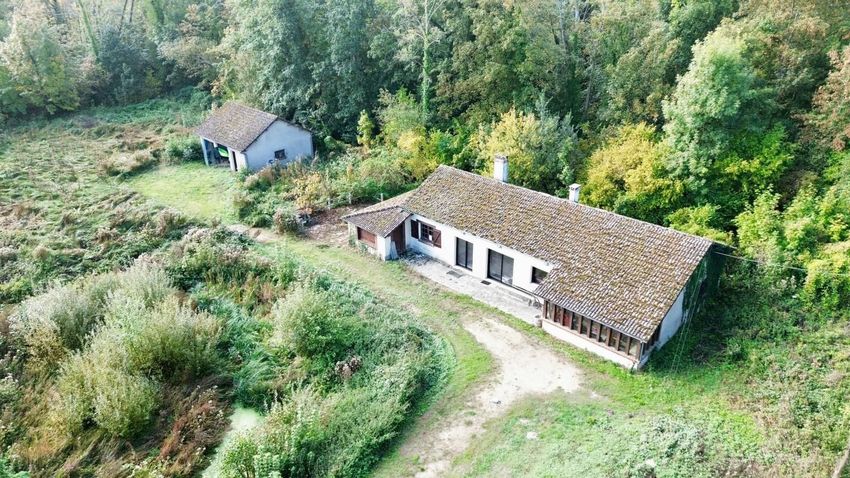 Image Façade à  propriété agricole de Chalou-Moulineux