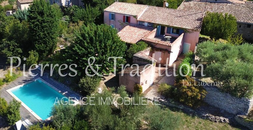 Image Façade à  maison de village de Gargas
