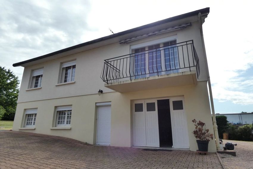 Image Façade à  maison individuelle de Saint-Symphorien-de-Marmagne