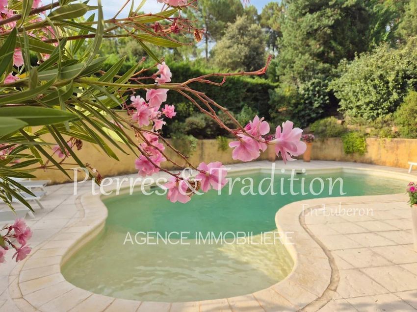 Image Piscine à  maison individuelle de Roussillon