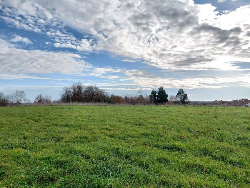 Image Vue à terrain de Saint-Georges-des-Agoûts