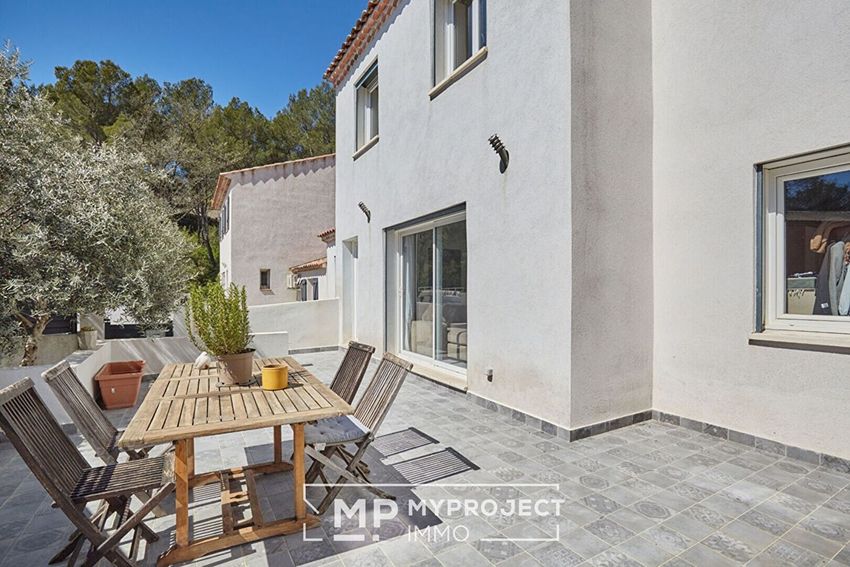 Image Terrasse à  maison mitoyenne de Rousset