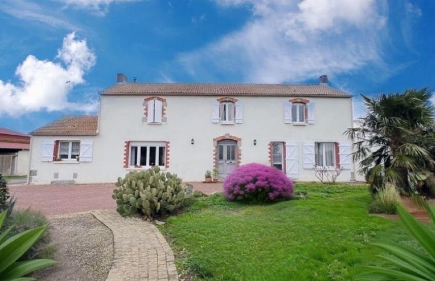 Image Façade à  maison individuelle de Le Bernard