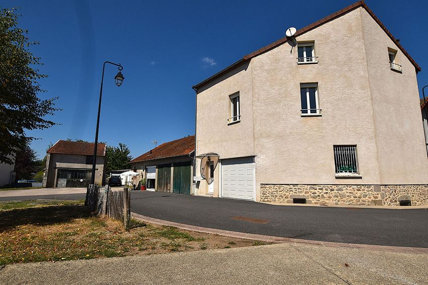Image Façade à  maison de village de Le Mayet-de-Montagne