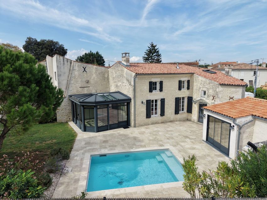 Image Piscine à  maison individuelle de Cozes