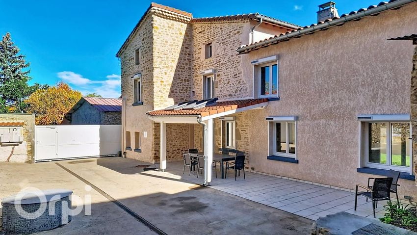 Image Façade à  maison individuelle de Moissat