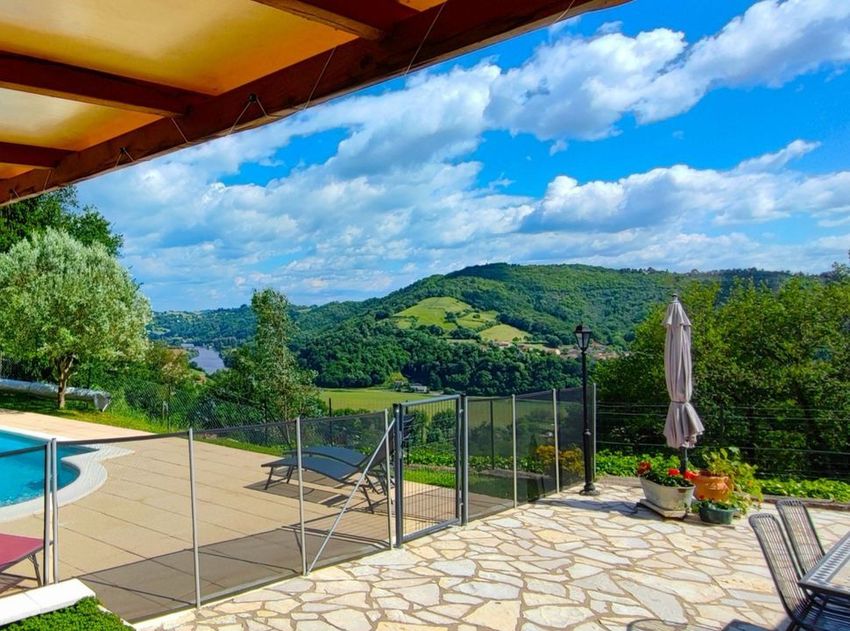 Image Piscine à  maison individuelle de Livinhac-le-Haut