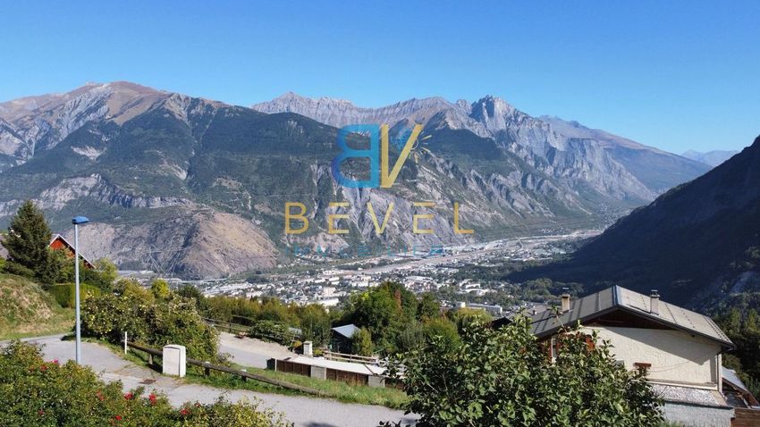 Image Vue à terrain de Saint-Jean-de-Maurienne