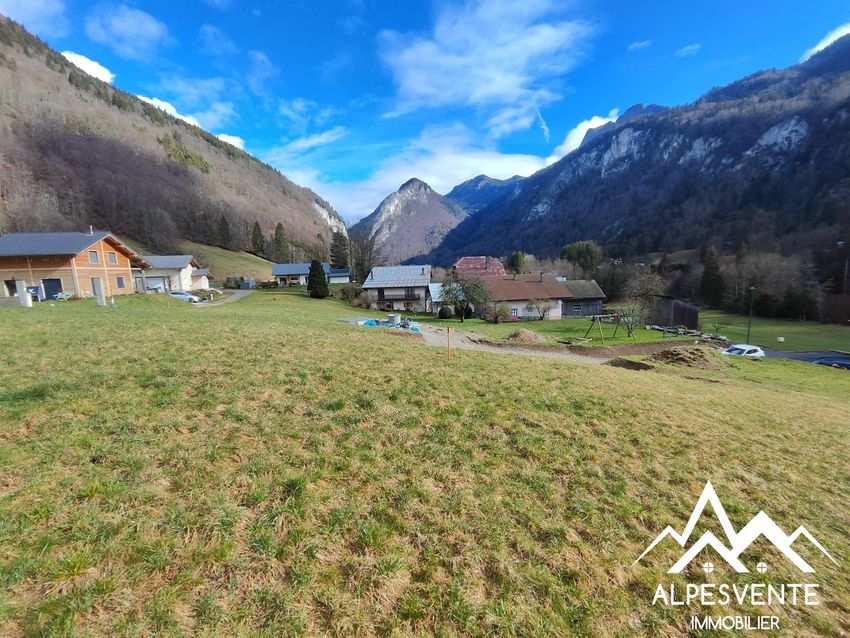 Image Vue à terrain de Vailly
