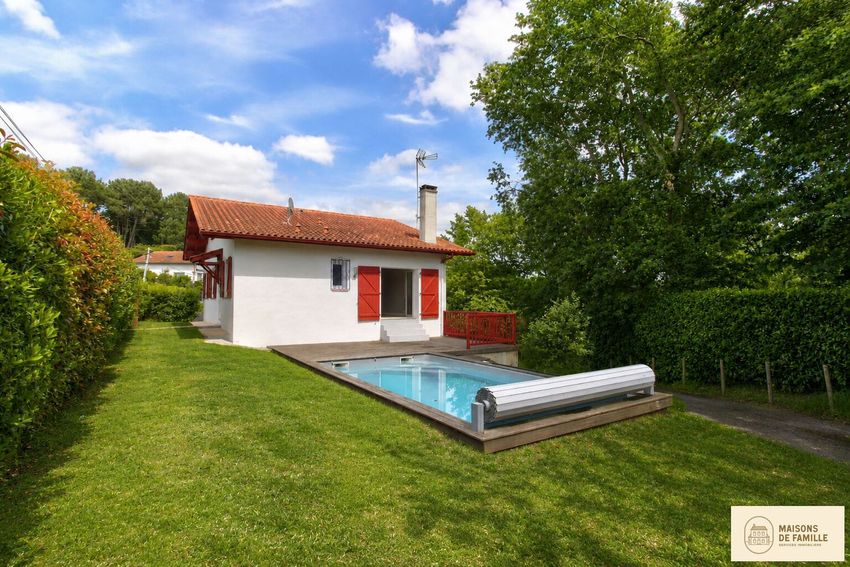 Image Piscine à  maison individuelle de Bassussarry