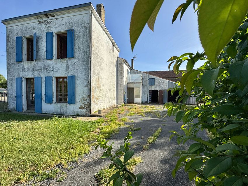 Image Façade à  maison individuelle de Saint-Pierre-La-Noue