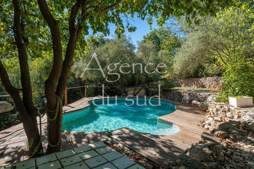 Image Piscine à  maison individuelle de La Destrousse