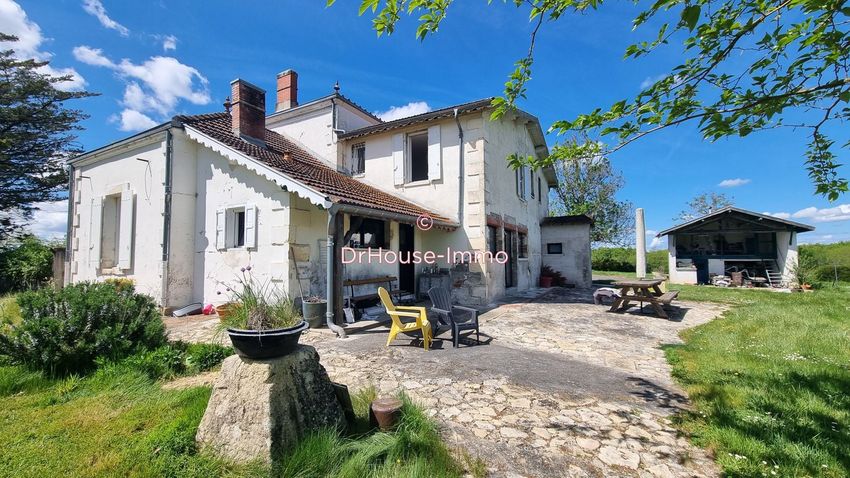 Image Façade à  villa de Saint-Brice