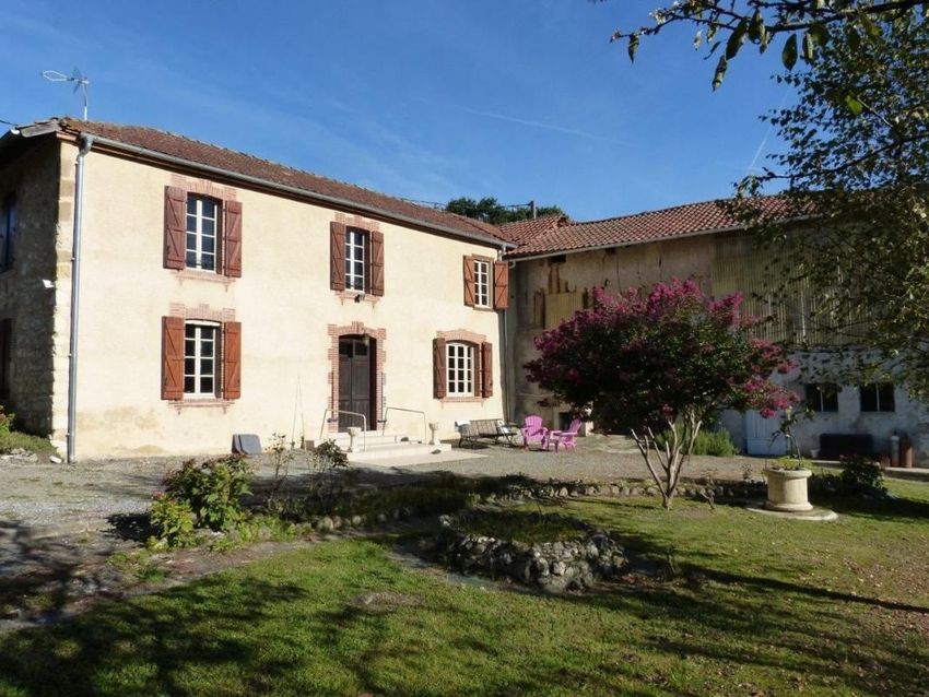 Image Façade à  maison individuelle de Monléon-Magnoac