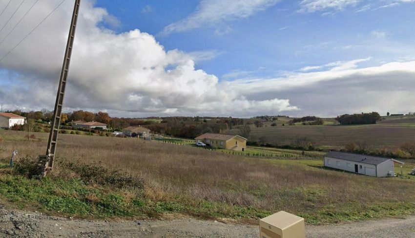 Image Vue à terrain de Augnax