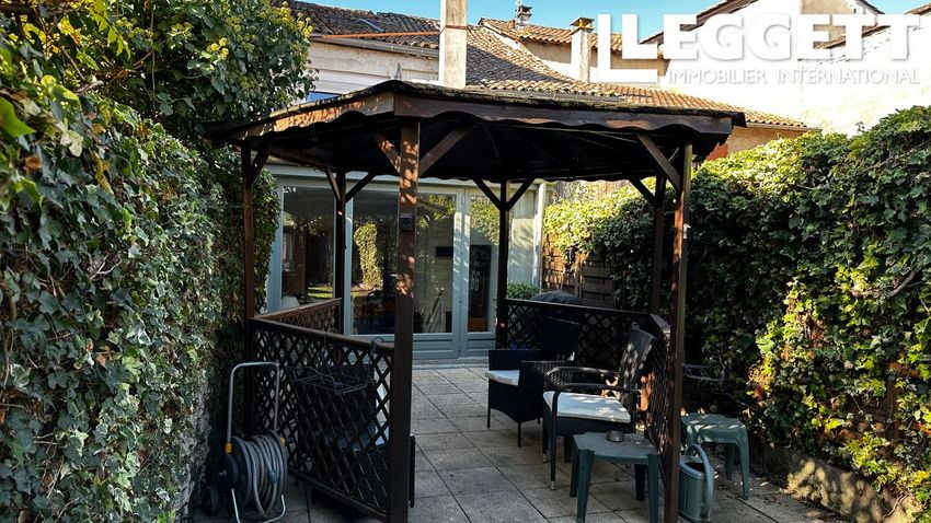 Image Terrasse à  maison mitoyenne de Sainte-Foy-la-Grande