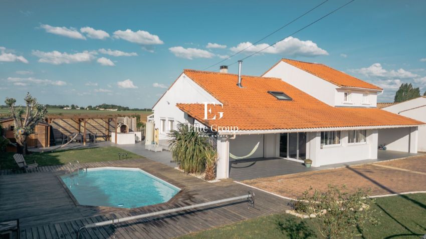 Image Piscine à  maison individuelle de Breuil-Magné