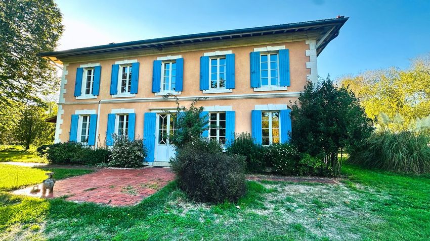 Image Façade à  maison individuelle de Moustey