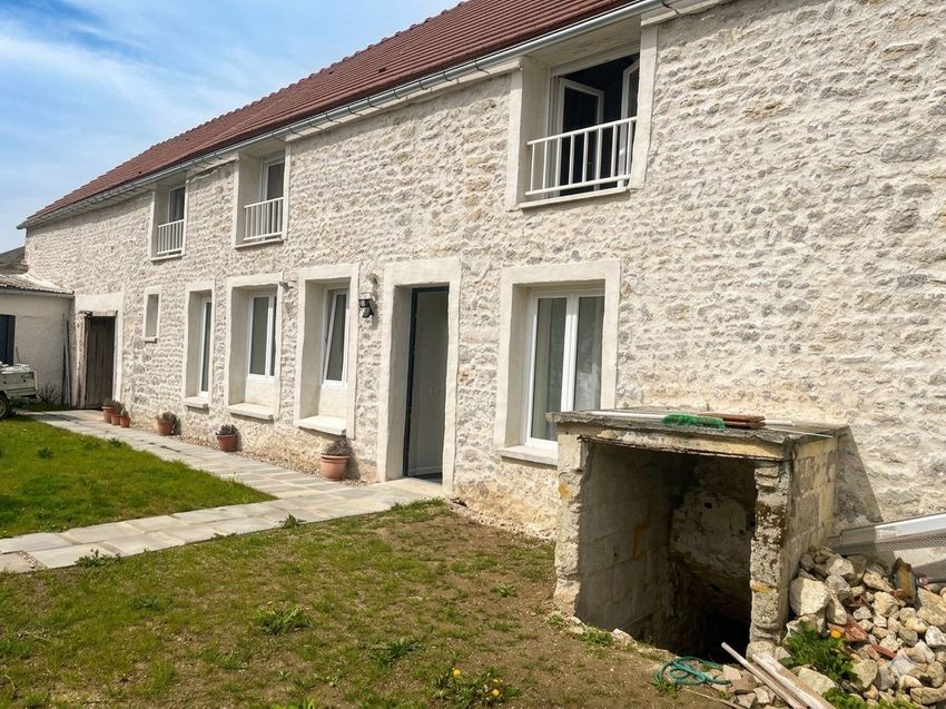 Image Façade à  maison mitoyenne de Brouy