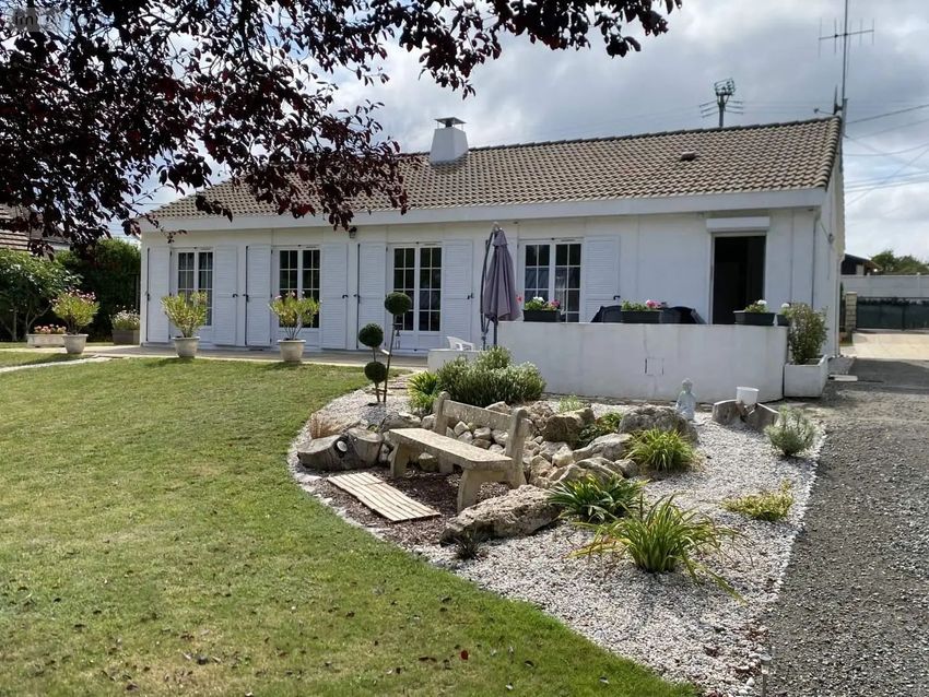 Image Façade à  maison individuelle de Pernay
