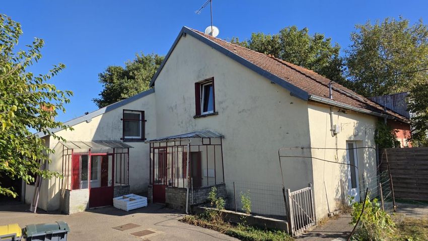 Image Façade à  maison de village de Vanne