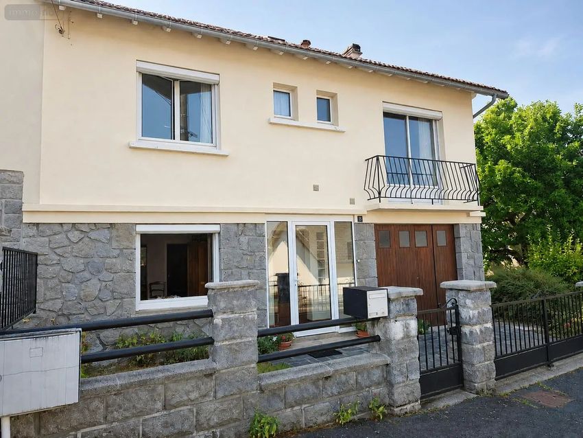 Image Façade à  maison individuelle de Aurillac