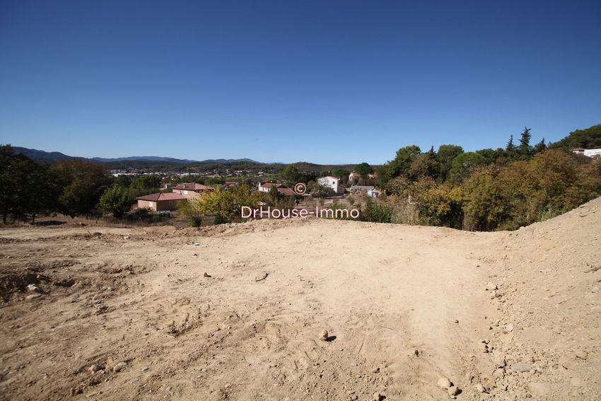 Image Vue à terrain de Saint-Privat-des-Vieux