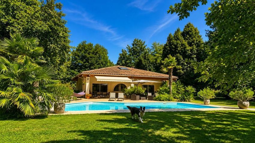 Image Piscine à  maison individuelle de Montélier