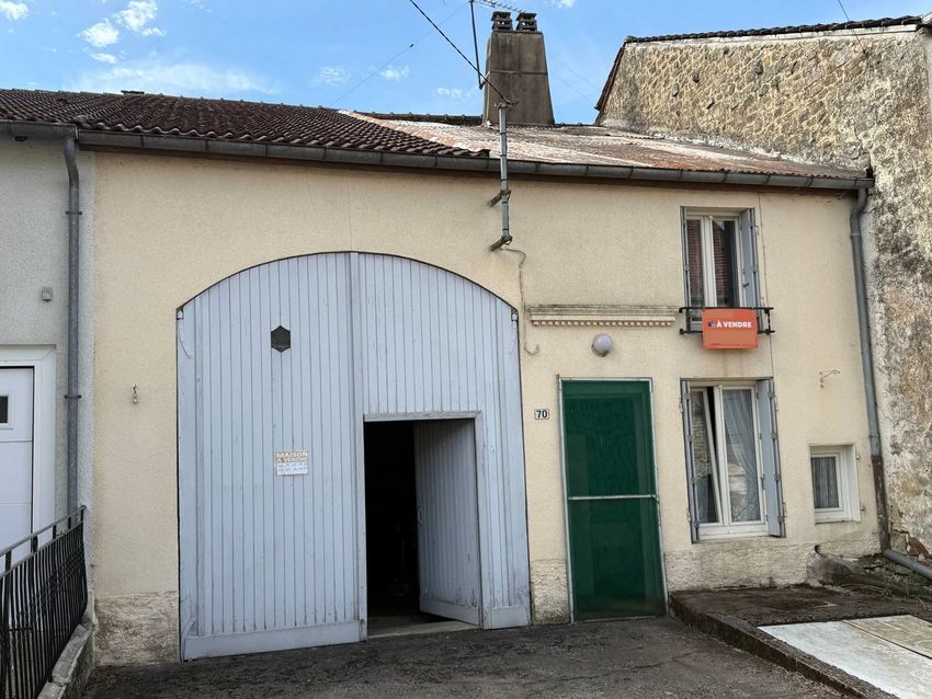 Image Façade à  maison de village de Vicq