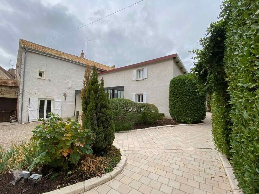 Image Façade à  maison individuelle de Ladoix-Serrigny