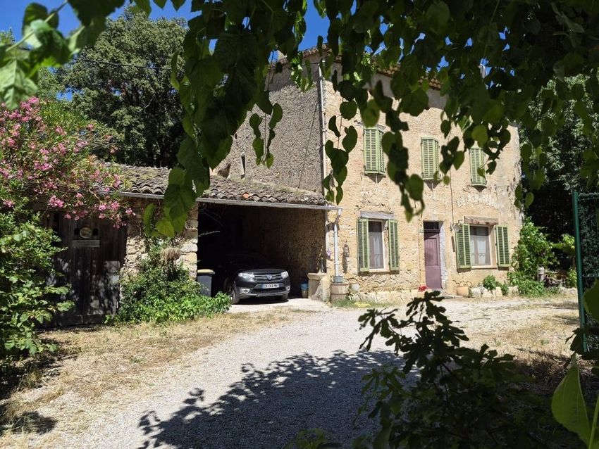 Image Façade à  maison individuelle de Le Thoronet