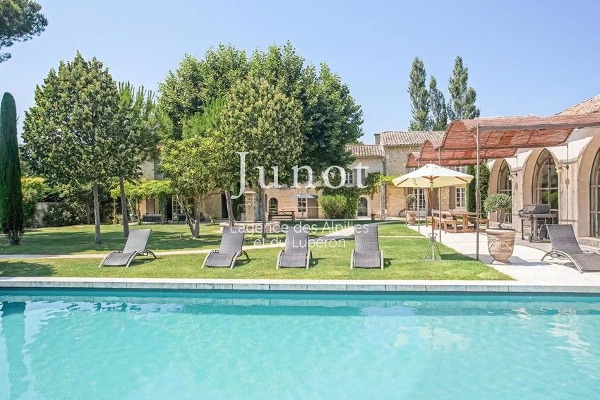 Image Piscine à  maison traditionnelle de Saint-Rémy-de-Provence