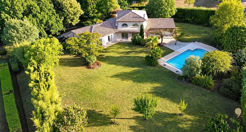 Image Piscine à  maison individuelle de Drémil-Lafage