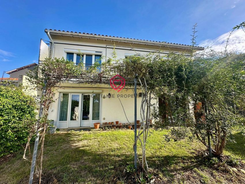 Image Façade à  maison de village de Viella